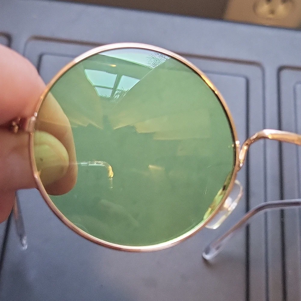 Gold Round Sunnies - Picture 5 of 9